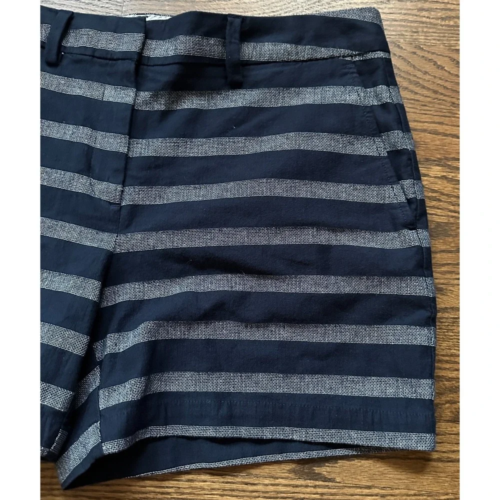 Lands' End Women Blue White Striped Dobby Shorts Mid Rise 5in Inseam Size 14 NWT